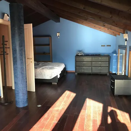 In 6 Bedroom In Biella Region Gæstehus